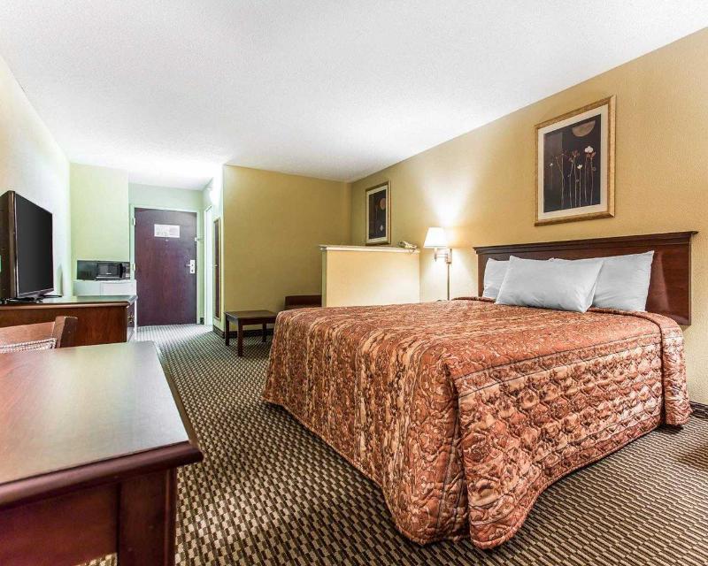 Rodeway Inn Portage Exterior photo
