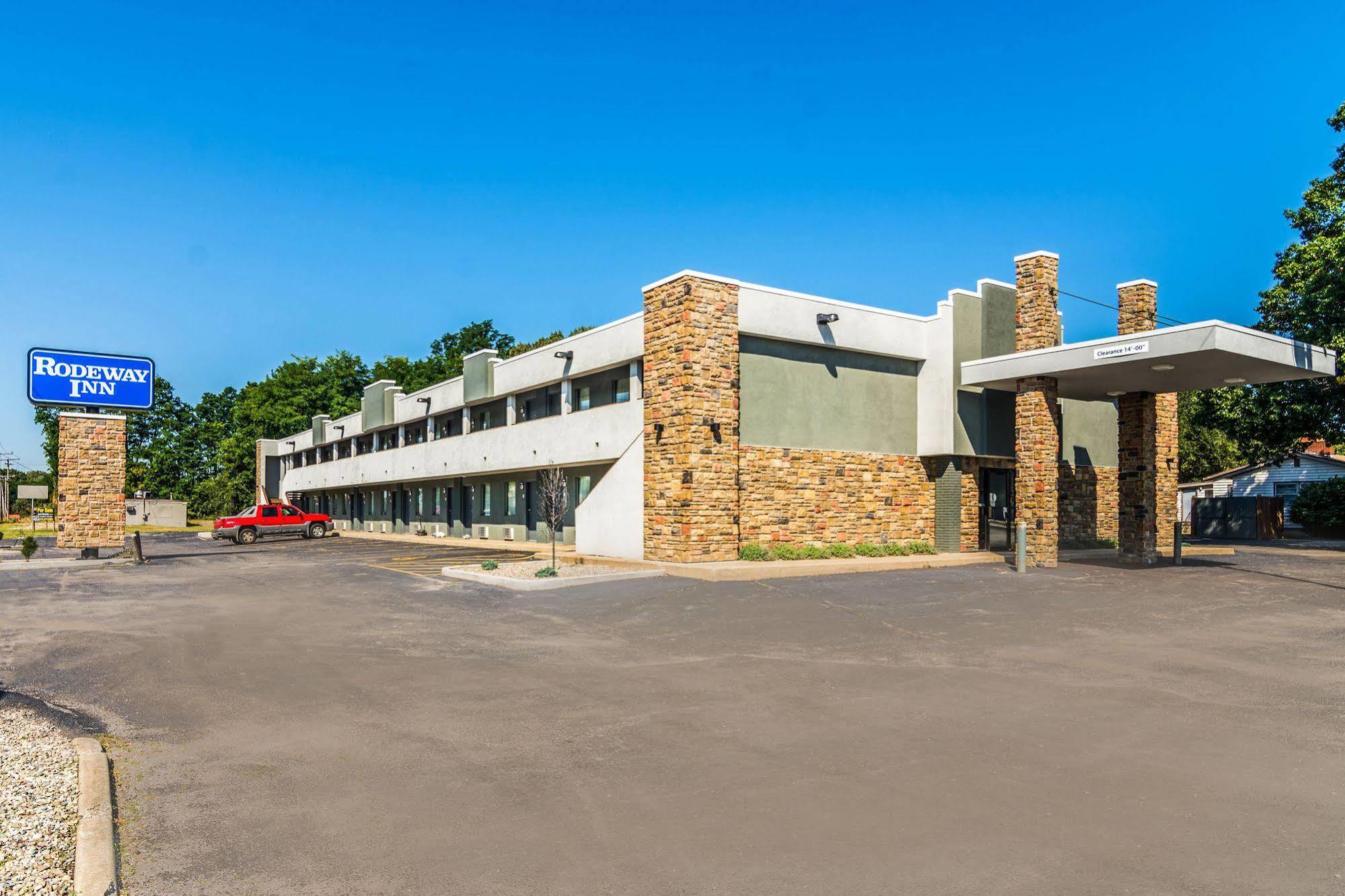 Rodeway Inn Portage Exterior photo